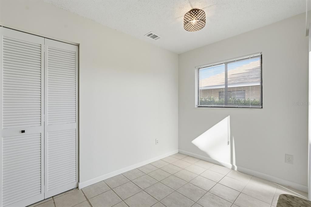 For Rent: $1,900 (4 beds, 2 baths, 1694 Square Feet)