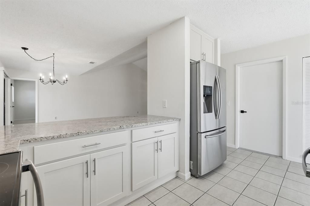 For Rent: $1,900 (4 beds, 2 baths, 1694 Square Feet)