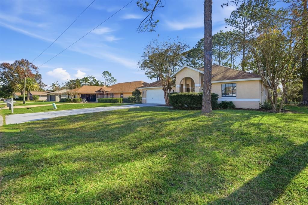 For Rent: $1,900 (4 beds, 2 baths, 1694 Square Feet)