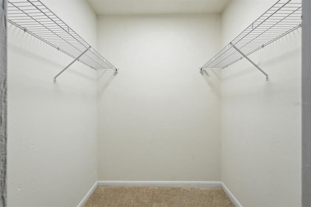 For Rent: $1,900 (4 beds, 2 baths, 1694 Square Feet)