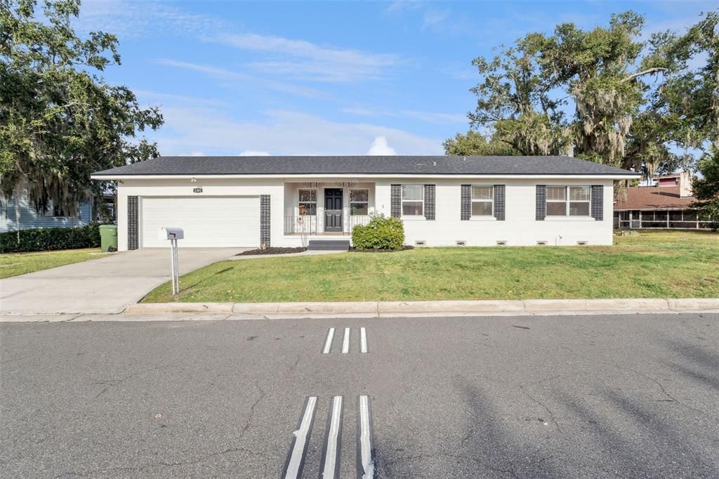 En Venta: $309,900 (3 camas, 2 baños, 1817 Pies cuadrados)