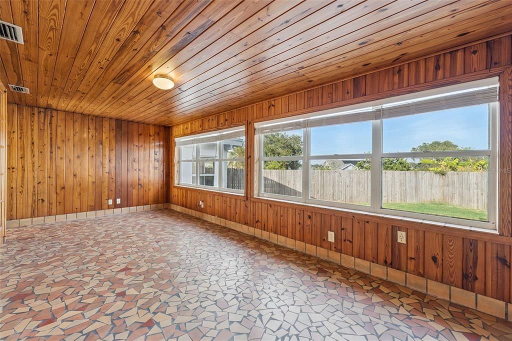 En Venta: $309,900 (3 camas, 2 baños, 1817 Pies cuadrados)