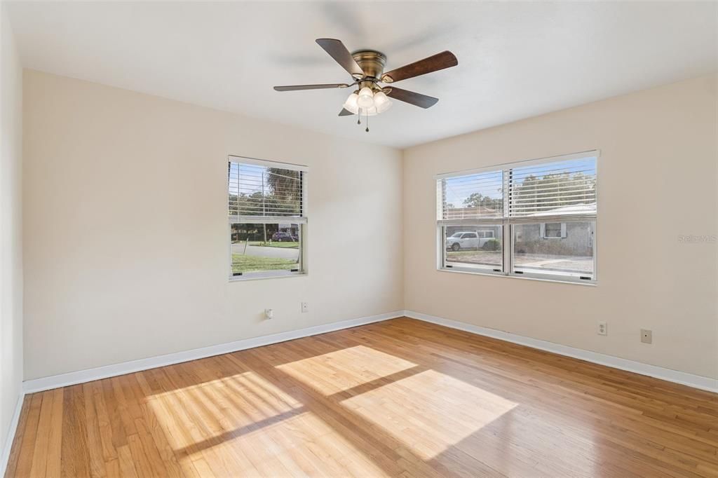 En Venta: $309,900 (3 camas, 2 baños, 1817 Pies cuadrados)