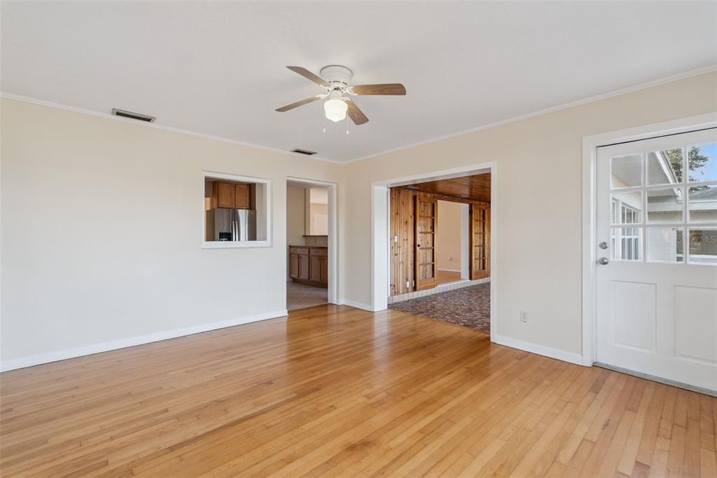 En Venta: $309,900 (3 camas, 2 baños, 1817 Pies cuadrados)