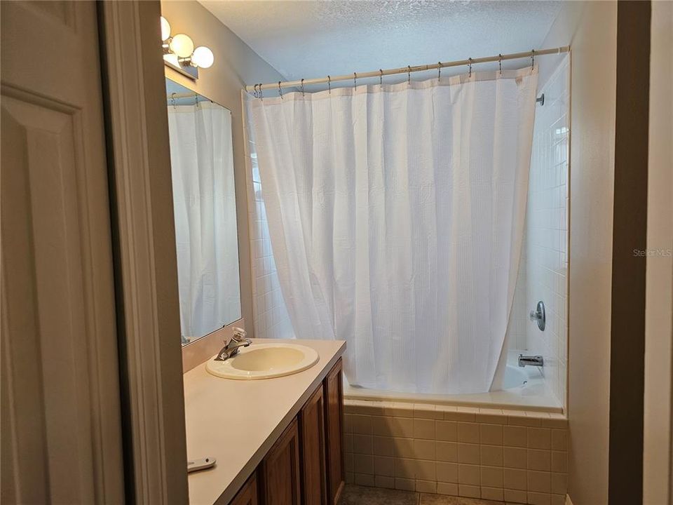 出租: $2,200 (3 贝兹, 2 浴室, 1260 平方英尺)