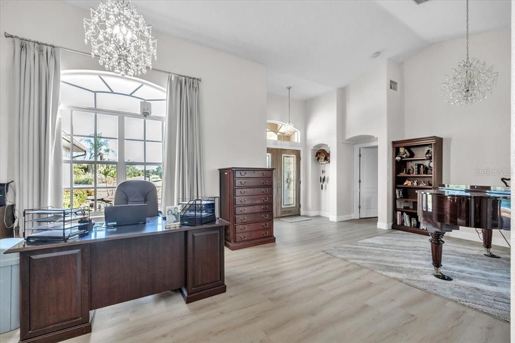 For Sale: $799,000 (4 beds, 3 baths, 2680 Square Feet)