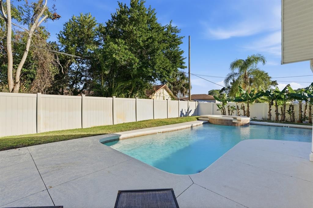 En Venta: $384,900 (3 camas, 2 baños, 1611 Pies cuadrados)