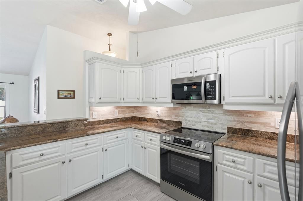 En Venta: $384,900 (3 camas, 2 baños, 1611 Pies cuadrados)