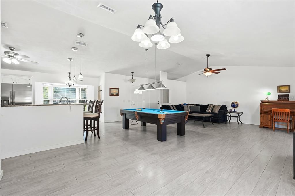 En Venta: $384,900 (3 camas, 2 baños, 1611 Pies cuadrados)