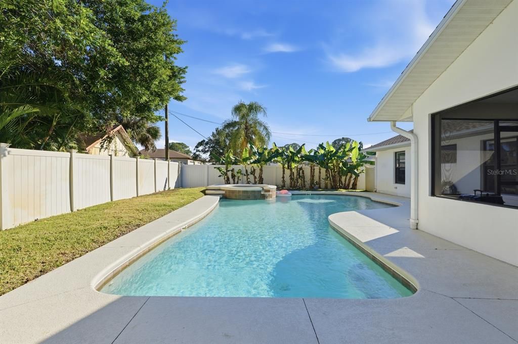 En Venta: $384,900 (3 camas, 2 baños, 1611 Pies cuadrados)