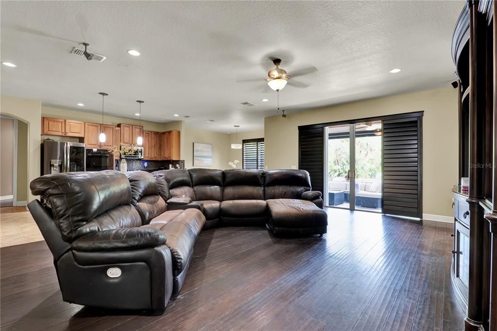 For Sale: $865,000 (5 beds, 3 baths, 3465 Square Feet)