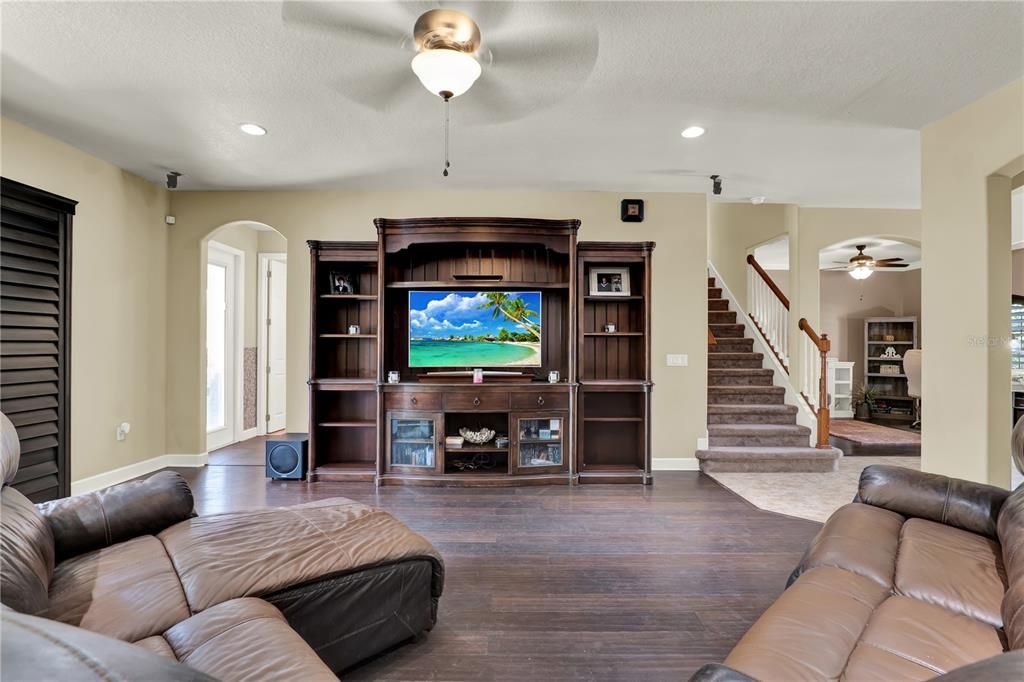 For Sale: $865,000 (5 beds, 3 baths, 3465 Square Feet)