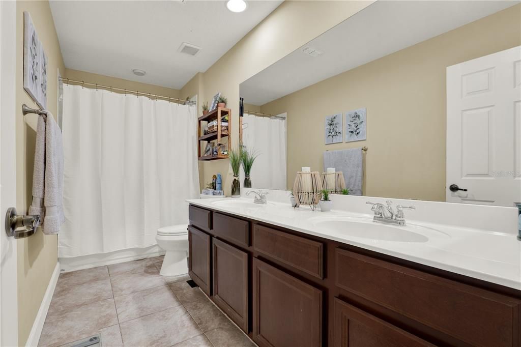 For Sale: $865,000 (5 beds, 3 baths, 3465 Square Feet)