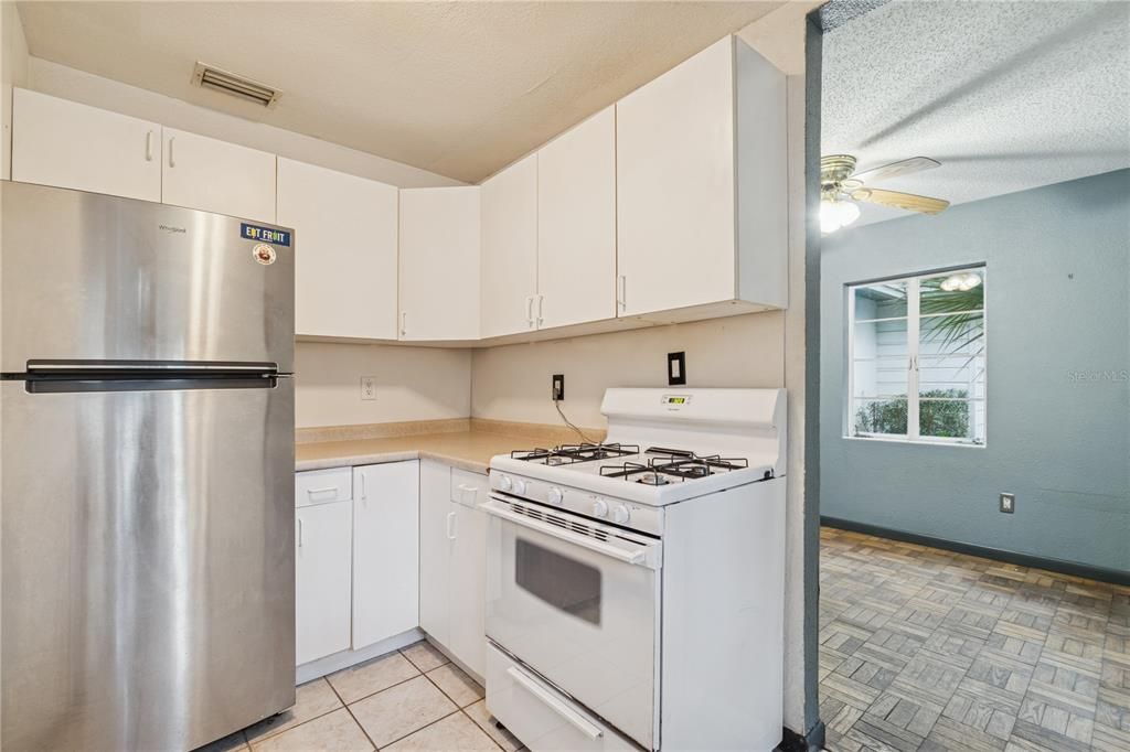 待售: $225,000 (3 贝兹, 1 浴室, 1166 平方英尺)