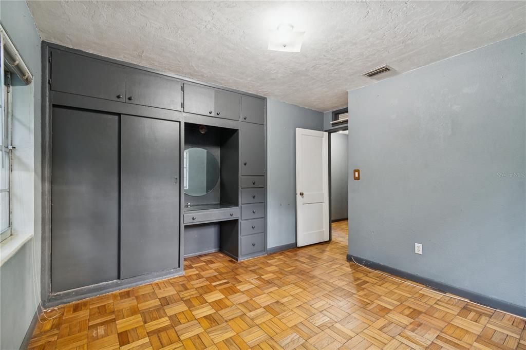 待售: $225,000 (3 贝兹, 1 浴室, 1166 平方英尺)