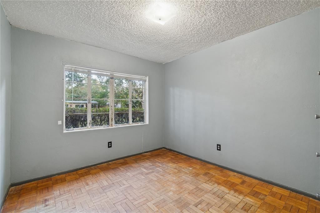 待售: $225,000 (3 贝兹, 1 浴室, 1166 平方英尺)