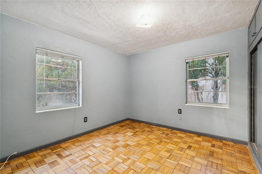 待售: $225,000 (3 贝兹, 1 浴室, 1166 平方英尺)