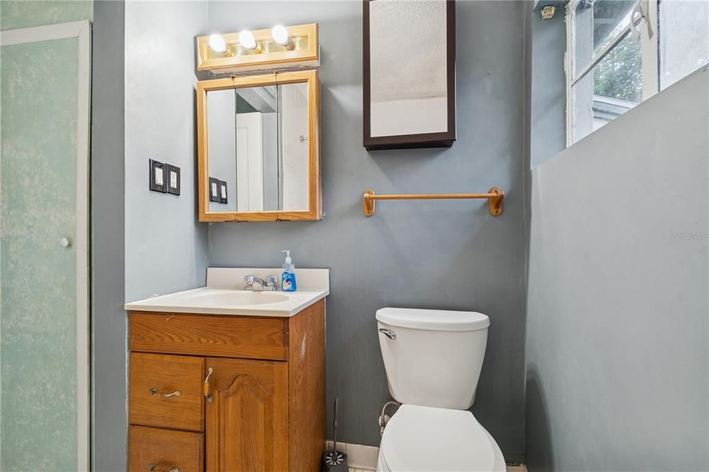 待售: $225,000 (3 贝兹, 1 浴室, 1166 平方英尺)