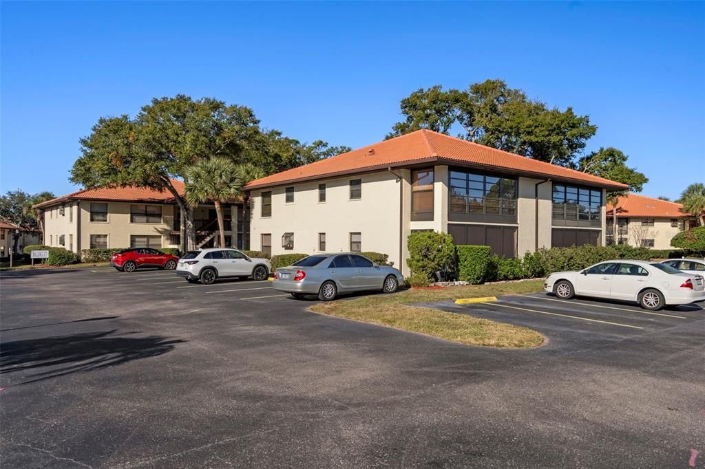 For Sale: $164,500 (1 beds, 1 baths, 760 Square Feet)