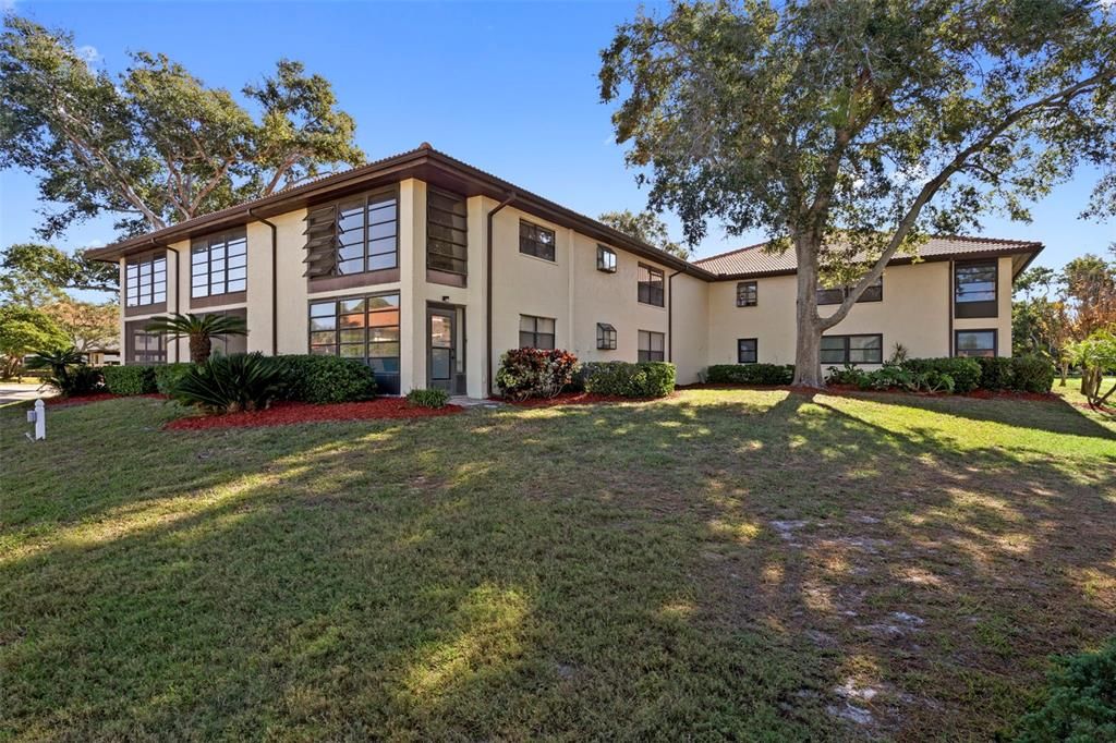 For Sale: $164,500 (1 beds, 1 baths, 760 Square Feet)