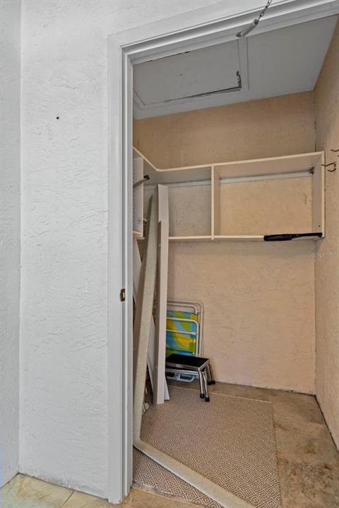 For Sale: $164,500 (1 beds, 1 baths, 760 Square Feet)