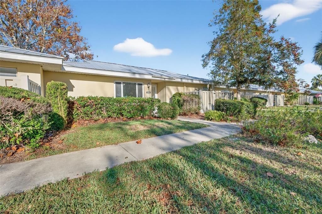 For Sale: $179,900 (2 beds, 2 baths, 1584 Square Feet)