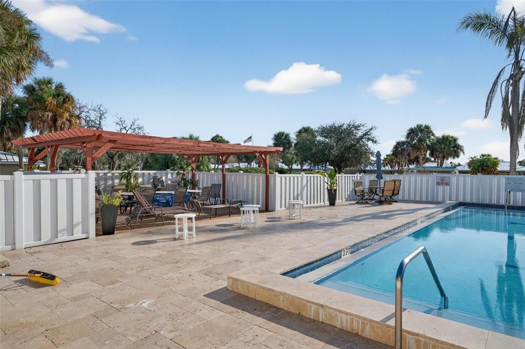 For Sale: $179,900 (2 beds, 2 baths, 1584 Square Feet)