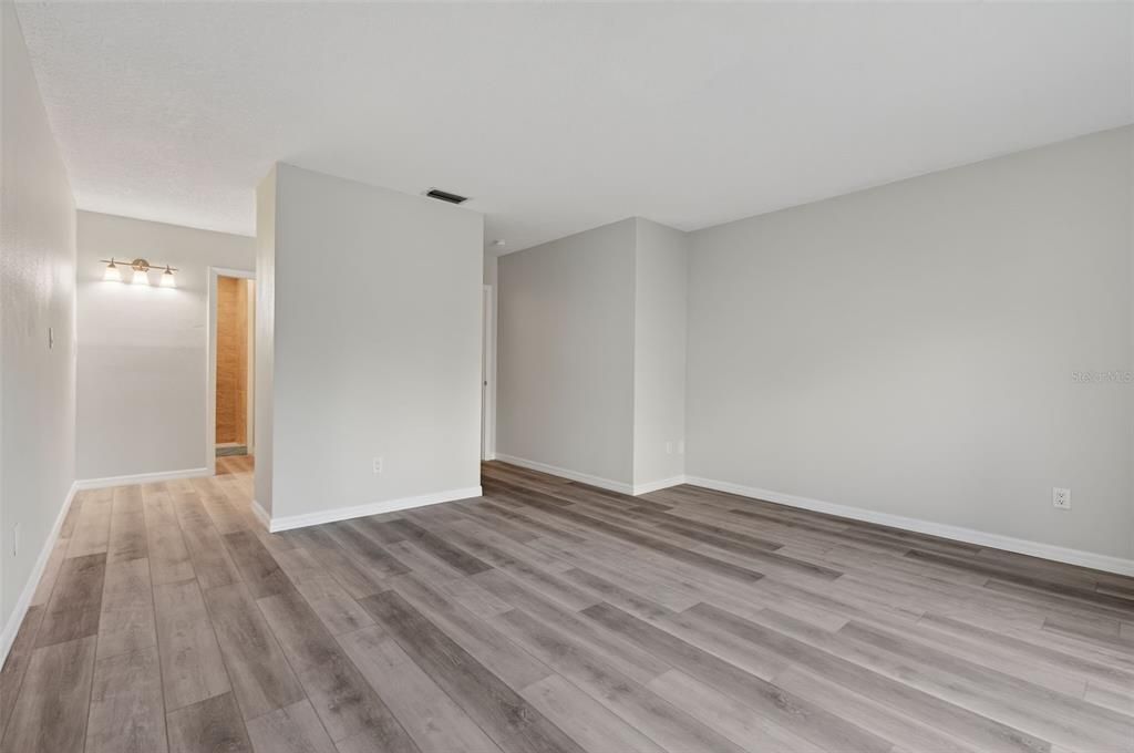 For Sale: $179,900 (2 beds, 2 baths, 1584 Square Feet)