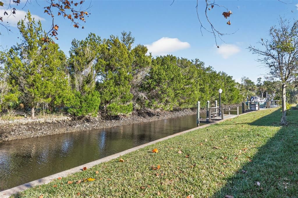 For Sale: $179,900 (2 beds, 2 baths, 1584 Square Feet)