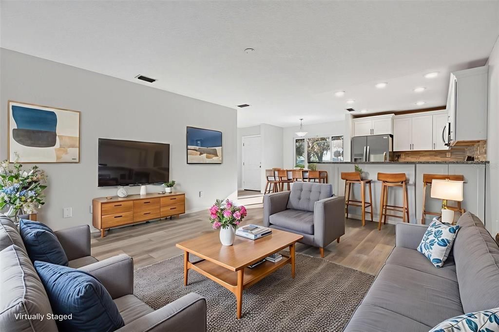 For Sale: $179,900 (2 beds, 2 baths, 1584 Square Feet)