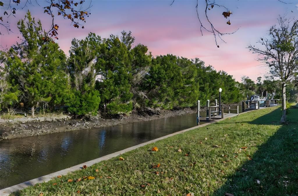 For Sale: $179,900 (2 beds, 2 baths, 1584 Square Feet)