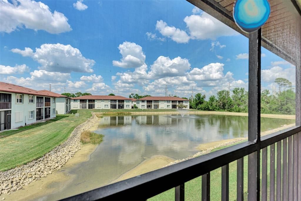 For Sale: $149,800 (2 beds, 2 baths, 860 Square Feet)