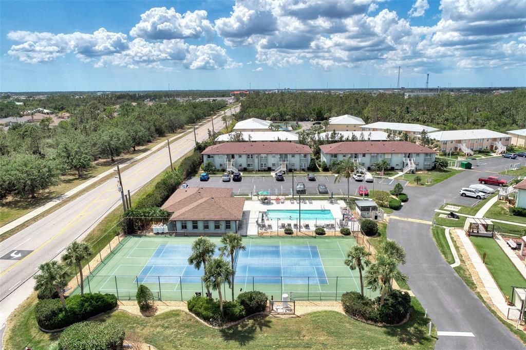 For Sale: $149,800 (2 beds, 2 baths, 860 Square Feet)