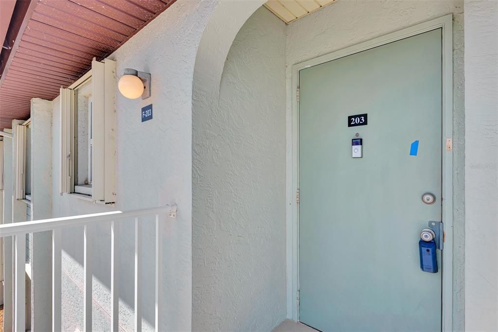 For Sale: $149,800 (2 beds, 2 baths, 860 Square Feet)