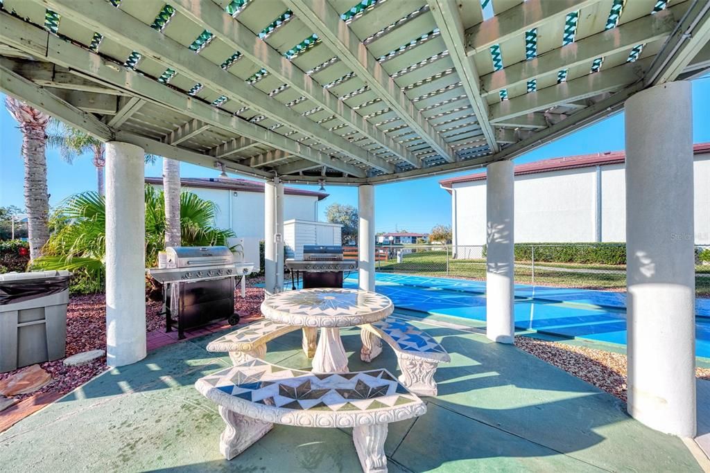 For Sale: $149,800 (2 beds, 2 baths, 860 Square Feet)