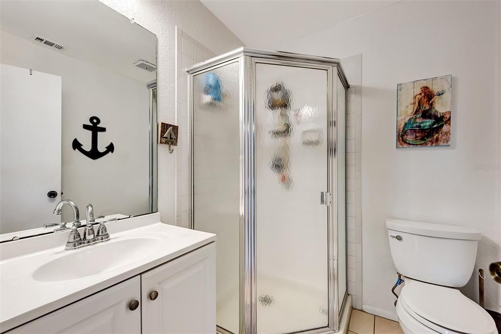 For Sale: $149,800 (2 beds, 2 baths, 860 Square Feet)