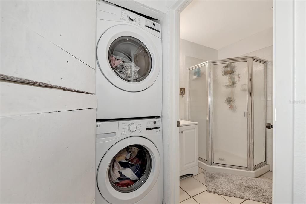 For Sale: $149,800 (2 beds, 2 baths, 860 Square Feet)