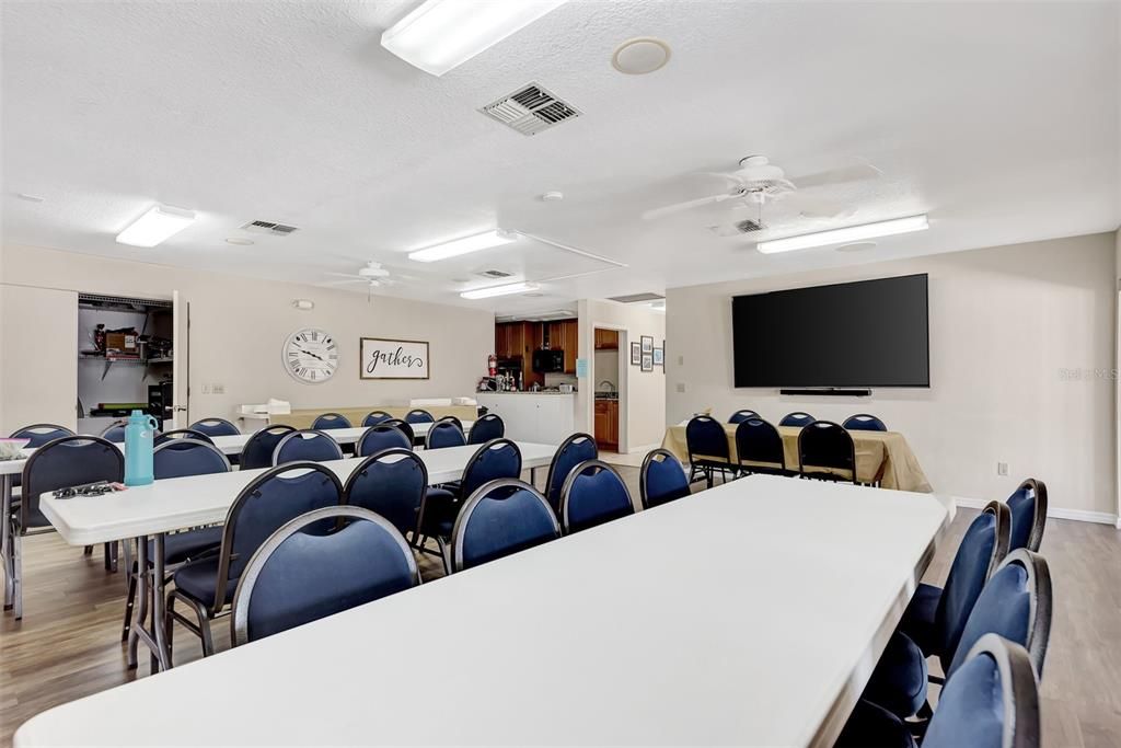 For Sale: $149,800 (2 beds, 2 baths, 860 Square Feet)