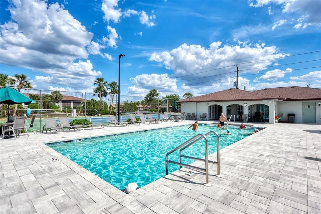 For Sale: $149,800 (2 beds, 2 baths, 860 Square Feet)