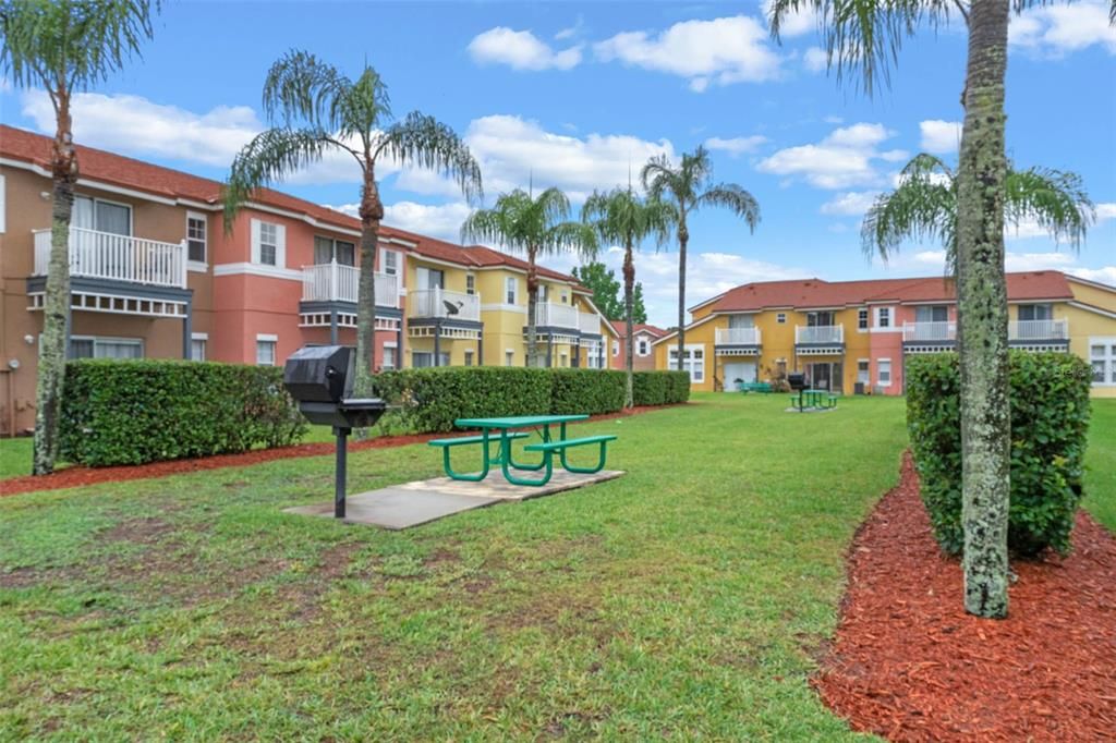 На продажу: $430,000 (5 спален, 3 ванн, 1960 Квадратных фут)