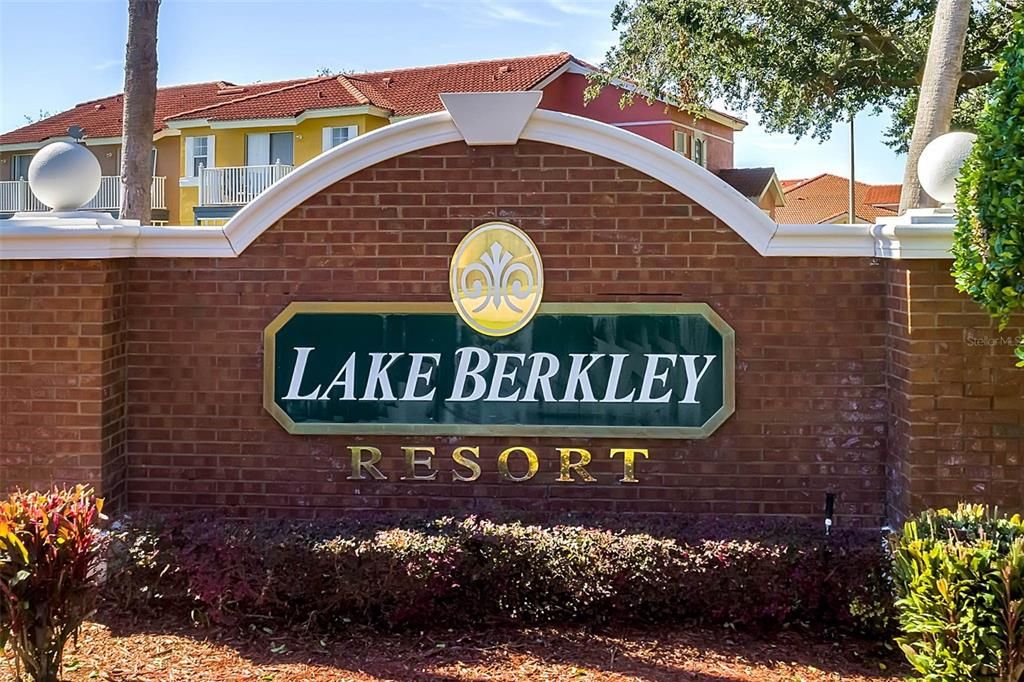 На продажу: $430,000 (5 спален, 3 ванн, 1960 Квадратных фут)