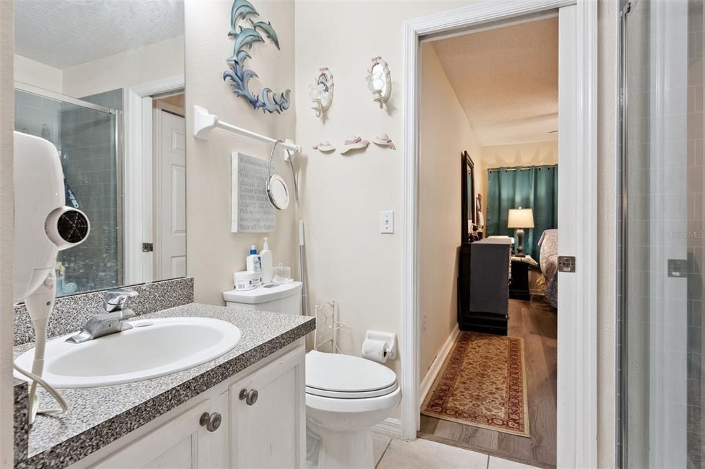 На продажу: $430,000 (5 спален, 3 ванн, 1960 Квадратных фут)