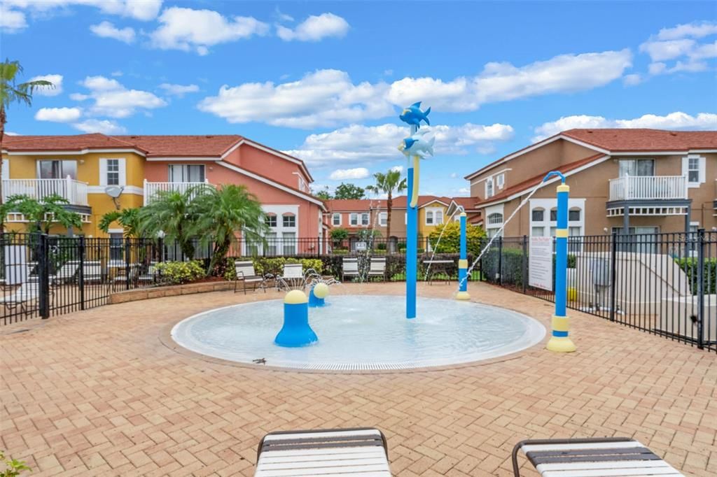 На продажу: $430,000 (5 спален, 3 ванн, 1960 Квадратных фут)