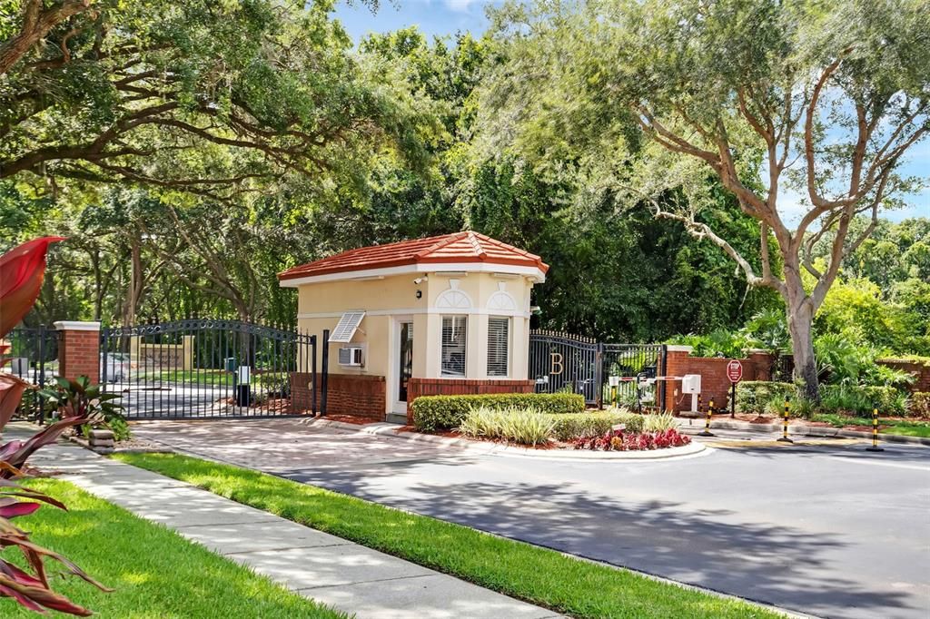 На продажу: $430,000 (5 спален, 3 ванн, 1960 Квадратных фут)