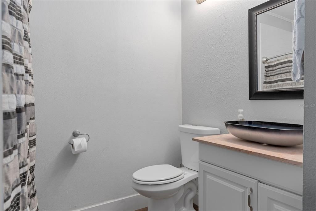 For Sale: $385,000 (3 beds, 2 baths, 2109 Square Feet)