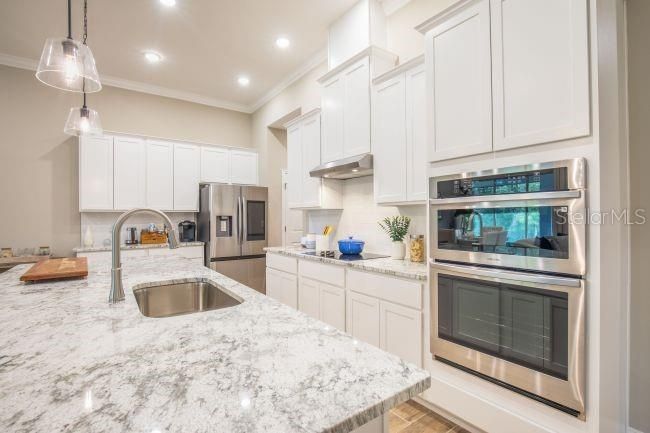 For Sale: $419,900 (4 beds, 3 baths, 2286 Square Feet)