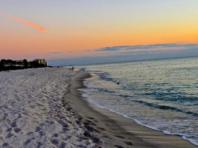 For Sale: $419,900 (4 beds, 3 baths, 2286 Square Feet)