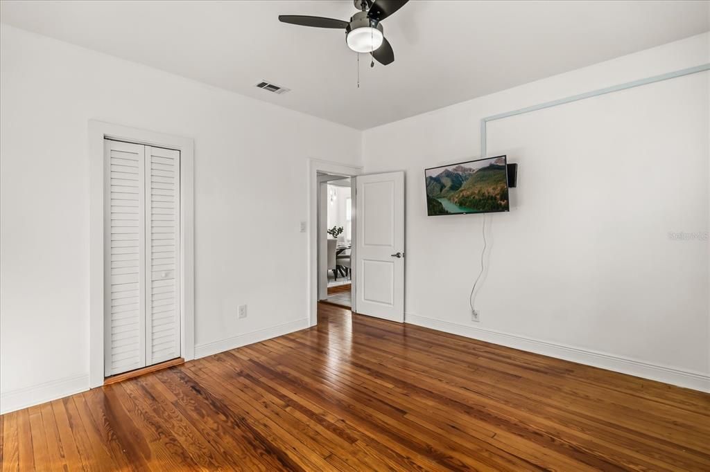 En Venta: $399,000 (3 camas, 2 baños, 1866 Pies cuadrados)