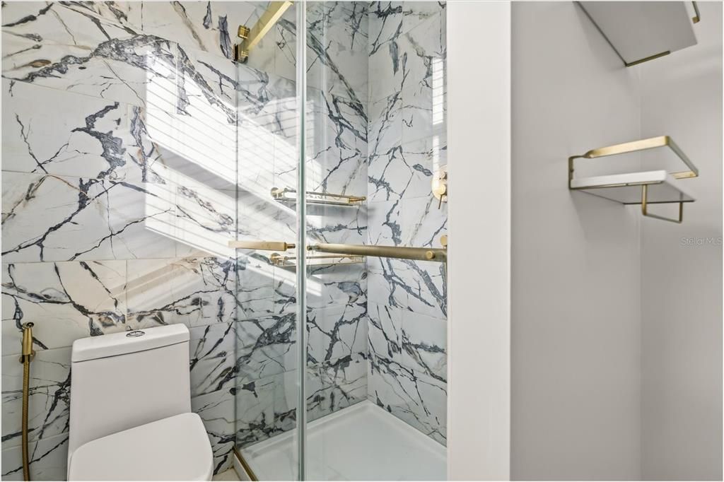 En Venta: $399,000 (3 camas, 2 baños, 1866 Pies cuadrados)