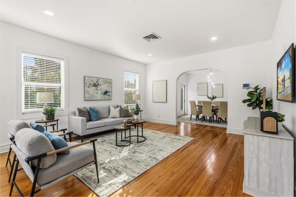 En Venta: $399,000 (3 camas, 2 baños, 1866 Pies cuadrados)